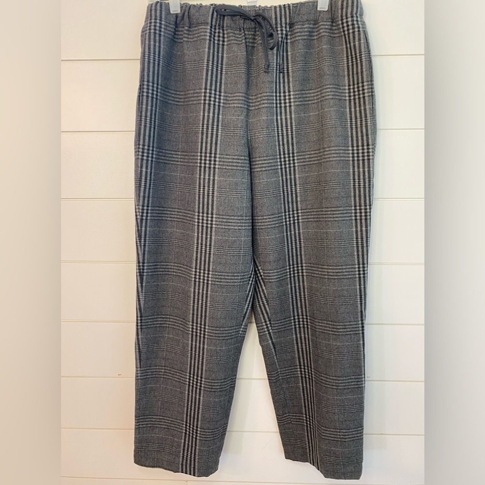 Aritzia Babaton grey plaid pull on mid rise cropped jimmy pants size large